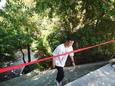 助力文旅市场 展示产投风采——必一·运动(B-Sports)组织开展员工登山比赛活动(图8)